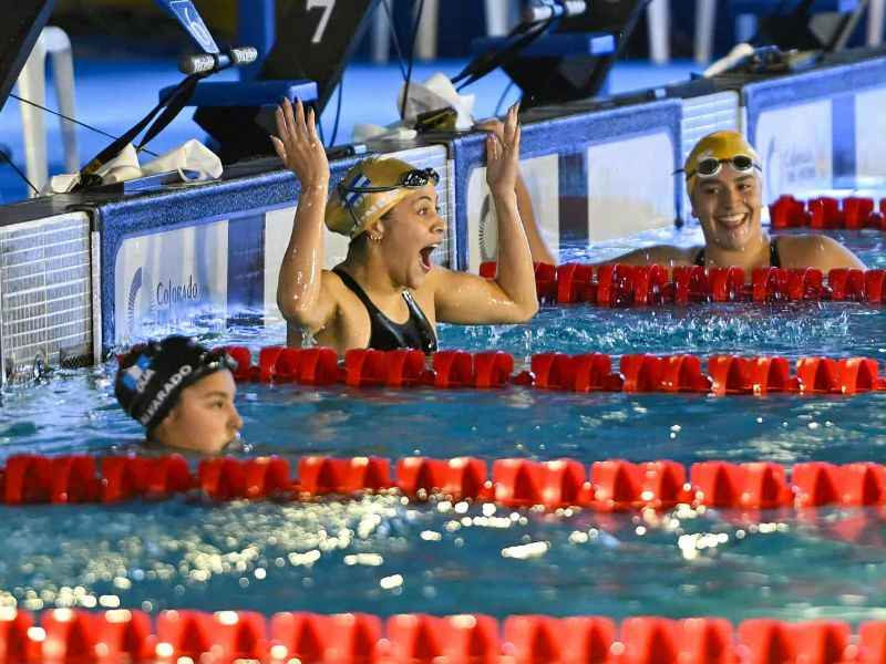 La nadadora Elisa Funes, tras ganar oro en Guatemala 2025. Foto: Cortesía Coes