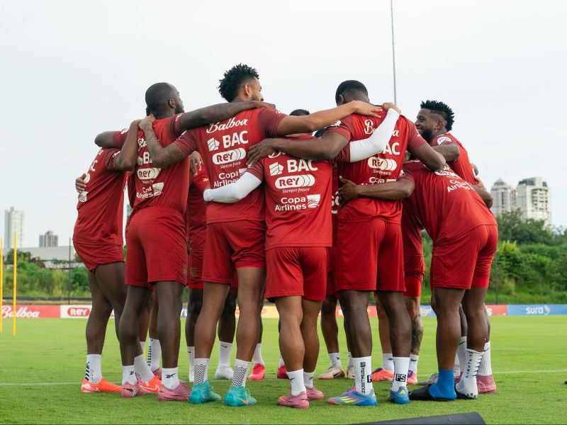 El equipo de Panamá, en entrenamiento previo a su viaje para jugar contra la Selecta. Foto: Cortesía Fesfut/LaSelecta