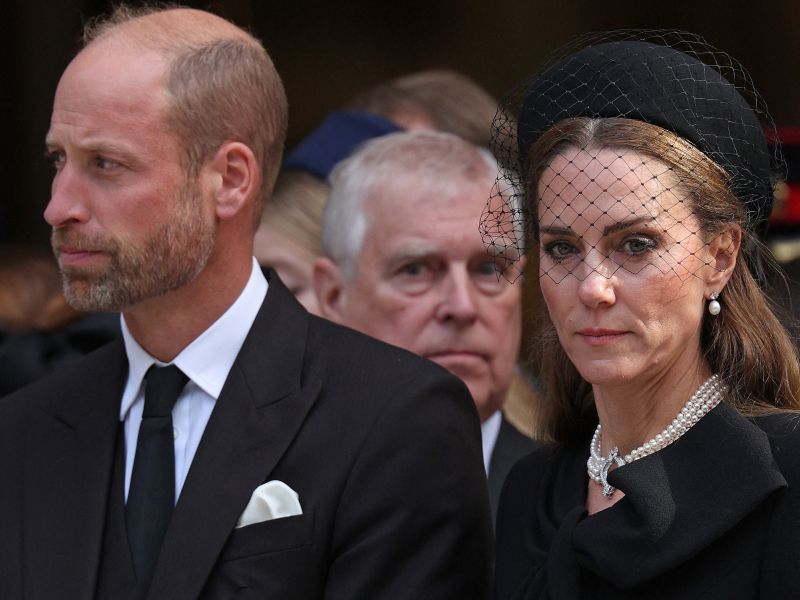 William y Kate de Inglaterra junto al príncipe Andrés