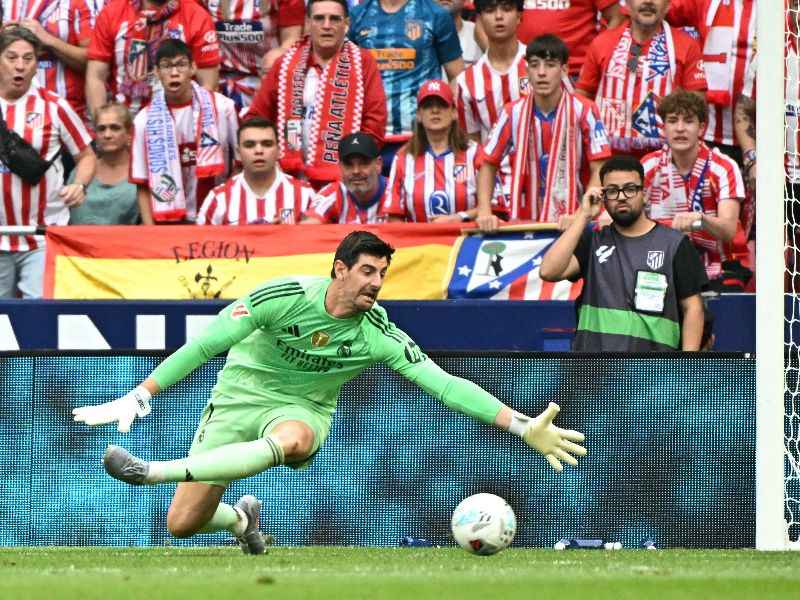 El portero del Real Madrid, Thibaut Courtois, en un partido de LaLiga. Foto: EDH AFP