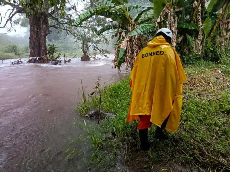 Rio lluvias San Miguel La Libertad