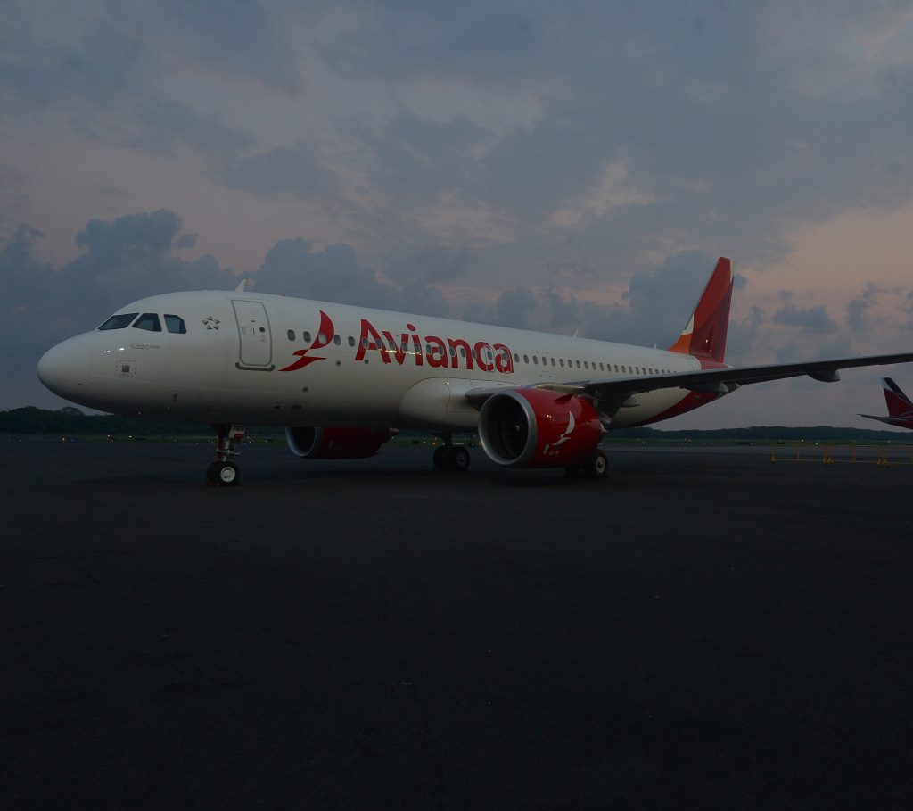 SM_AVIANCA_AIRBUSA320NEO_121-SDARC-085603 thumbnail
