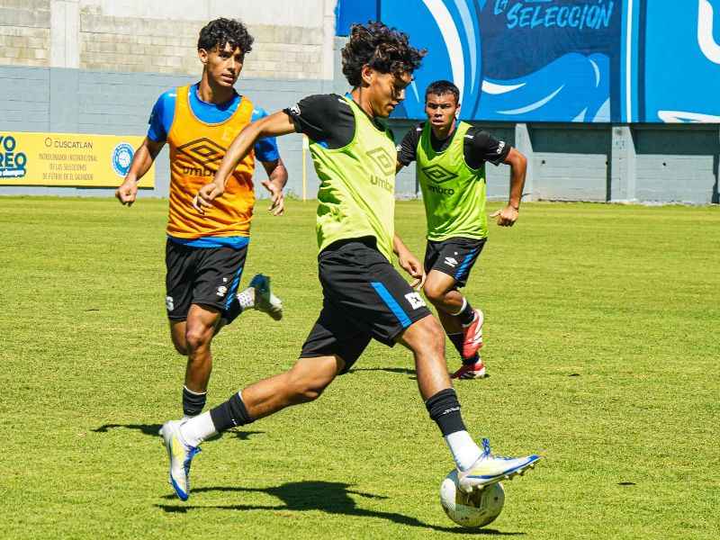 Entrenamiento de la Sub 17, antes del Mundial de Qatar. Foto: Cortesía Fesfut/LaSelecta