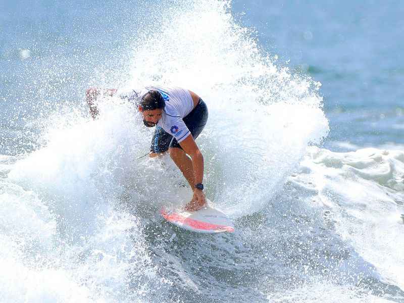 El surfer Bryan Pérez dominó las olas de los Juegos C.A. Foto: Cortesía Indes