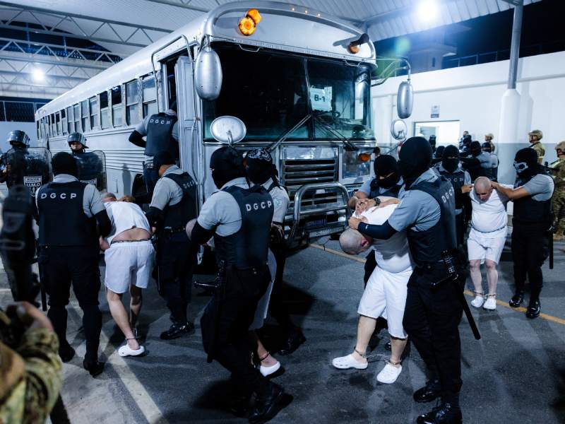 El 9 de marzo de 2025 fue el último día que la familia tuvo contacto con Irvin. Los siguientes días, entre llamadas con autoridades migratorias de Estados Unidos que él había sido deportado junto con el vuelo de venezolanos que el gobierno de Trump envió a El Salvador por mutuo acuerdo con Nayib Bukele.