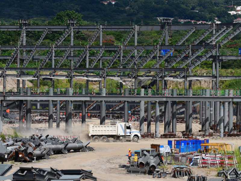 Avance de construccion de estadio donado por China