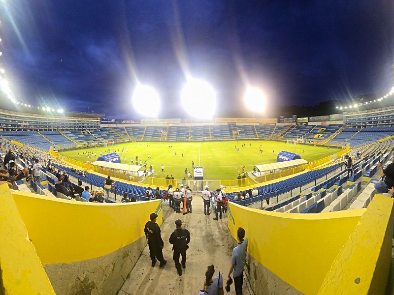 alianza fc el salvador aniversario 67 aficion hercules
