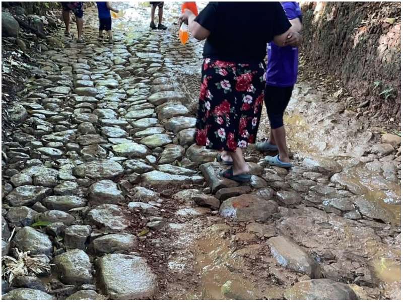 Algunas personas han caído al pasar por la zona. Foto / Cortesía