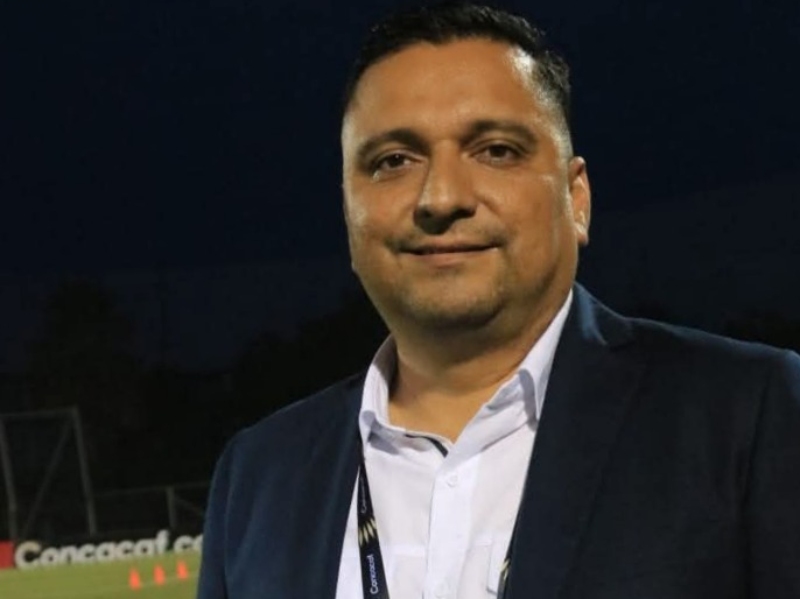 carlos burgos presidente platense el salvador futbol