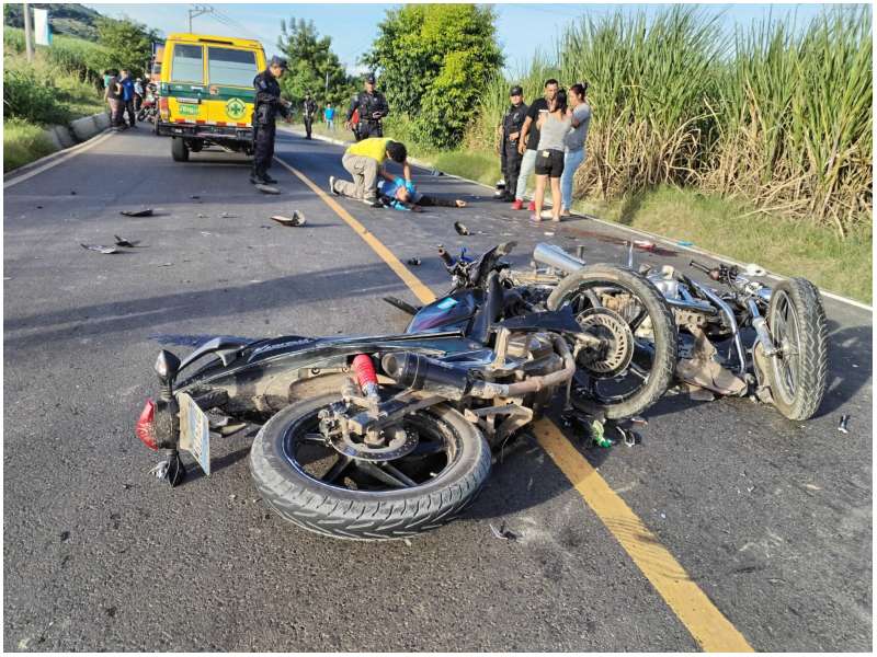 El accidente ocurrió entre dos motos. Foto / Cortesía Comandos