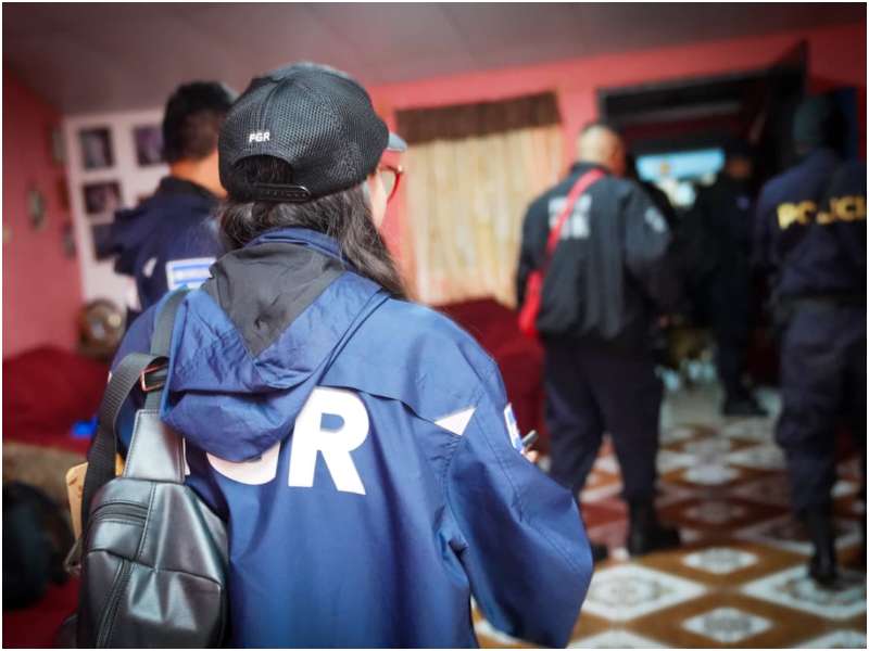 El operativo se desarrolló en varias casas de Ahuachapán y Santa Ana. Foto / Cortesía