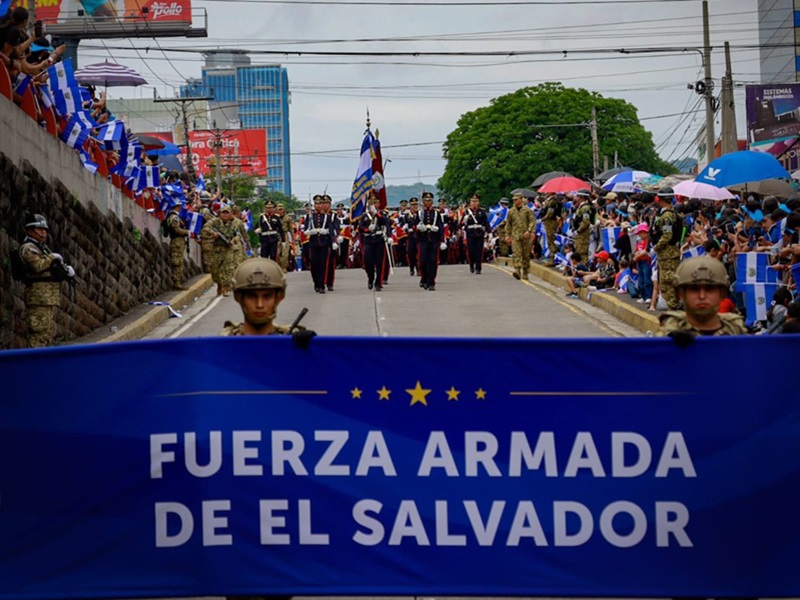 desfile Fuerza Armada