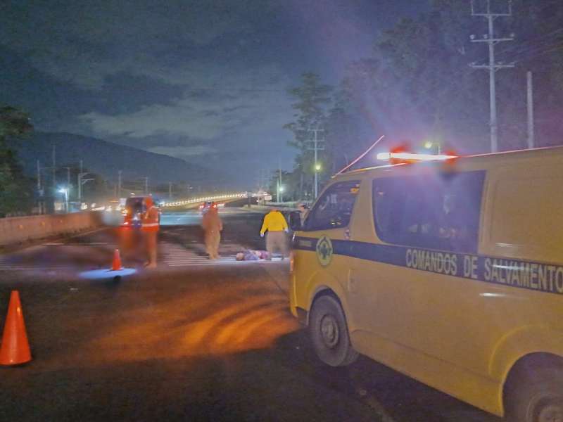 Escena con un hombre atropellado en San Juan Opico. Foto / Cortesía