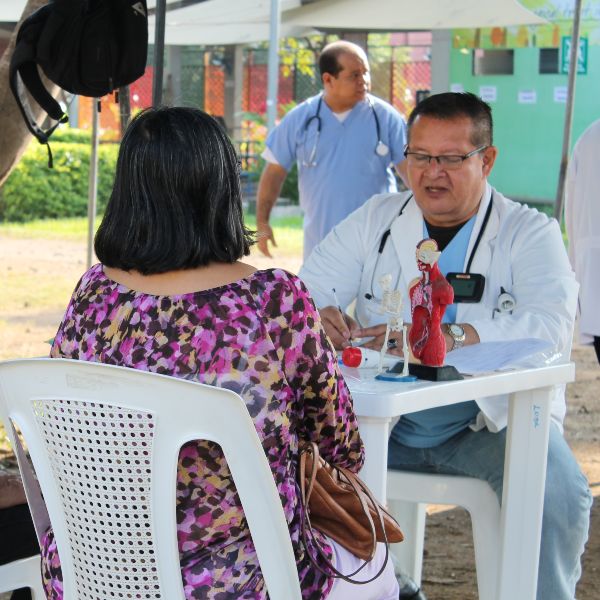 La Universidad Autónoma de Santa Ana (UNASA) y la organización Missionary North America desarrollarán una Jornada Internacional de Salud Integral del 27 al 31 de octubre, con atención médica gratuita para comunidades vulnerables del occidente del país, indicó el centro de estudios superiores. Foto Cortesía Unasa