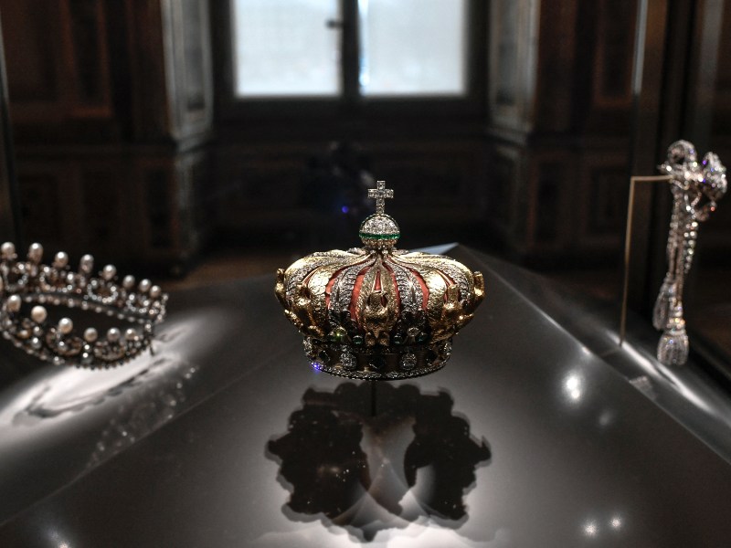 Robo de joyas en el museo de Louvre en Francia.