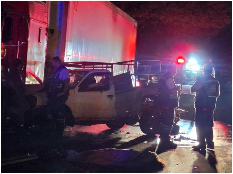 Socorristas y paramédicos llegaron para atender a las víctimas. Foto / Cortesía