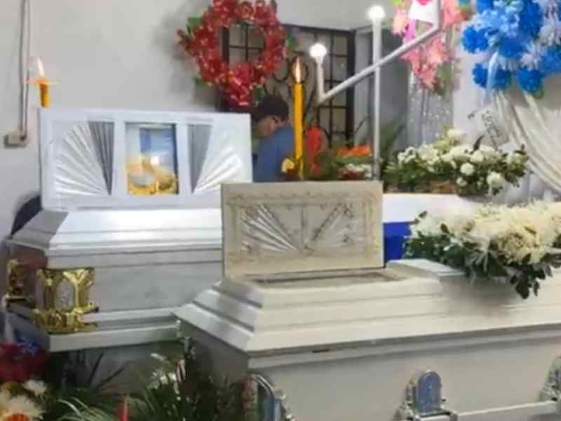Velorio de Nancy Mancía y su hijo Kennedy Geovanny. Foto EDH / Cortesía.