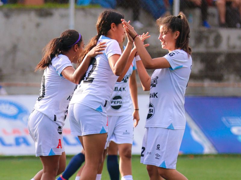 Las chicas de Alianza Women, en un partido local. Foto: EDH Cortesía Alianza Women