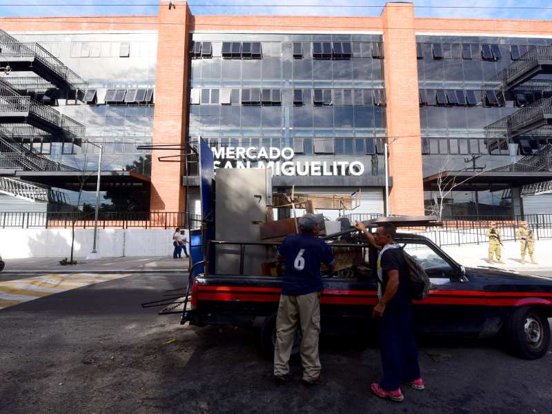 EDC Entrada de comerciantes a mercado san miguelito nuevo