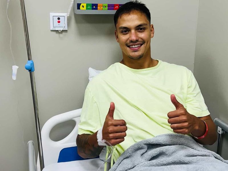 El defensor de CD Águila, Erick Cabalceta, tras ser operado. Foto: Cortesía CD Águila