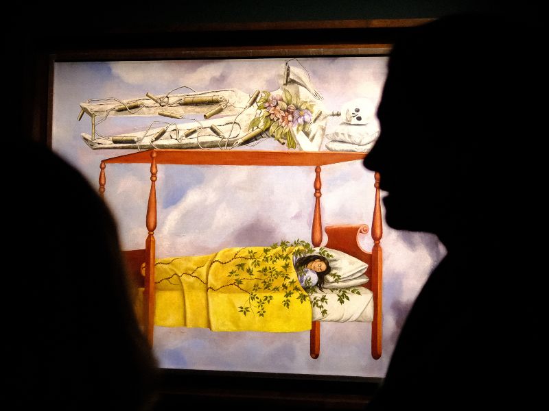 "El Sueño" de Frida Kahlo se exhibe en la Marquee Sales Series de Sotheby's en Nueva York el 8 de noviembre de 2025. Foto: AFP
