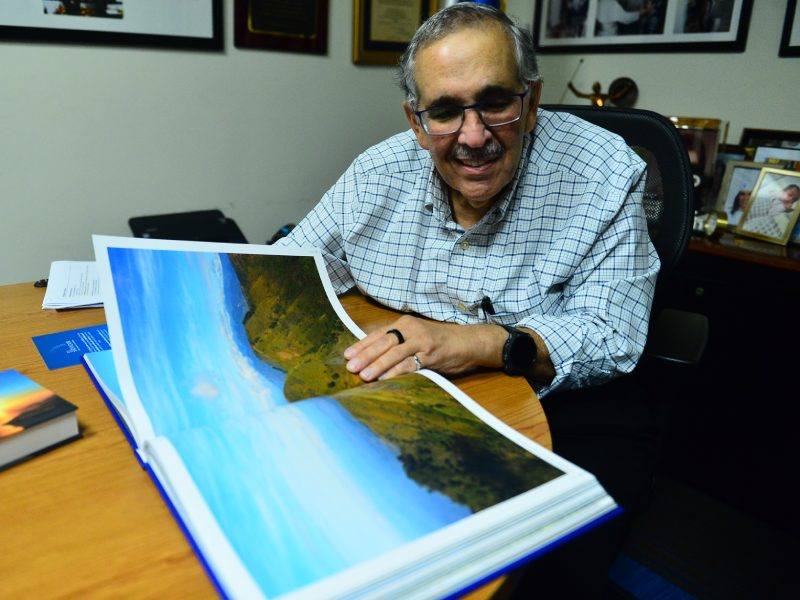 Libro de fotos de Ricardo Simán