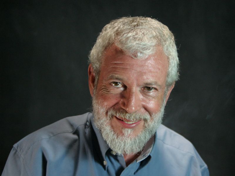 Escritor, pintor e investigador salvadoreño Ricardo Lindo Fuentes