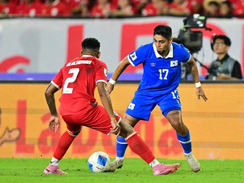Duelo Panamá vs. la Selecta, en el Rommel Fernández del Canal. En acción, Jairo Henríquez. Foto: EDH AFP