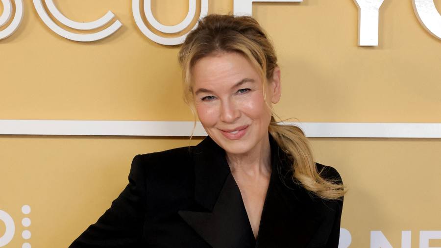 Renée Zellweger inaugura una estatua dedicada a Bridget Jones en Londres. Foto: AFP