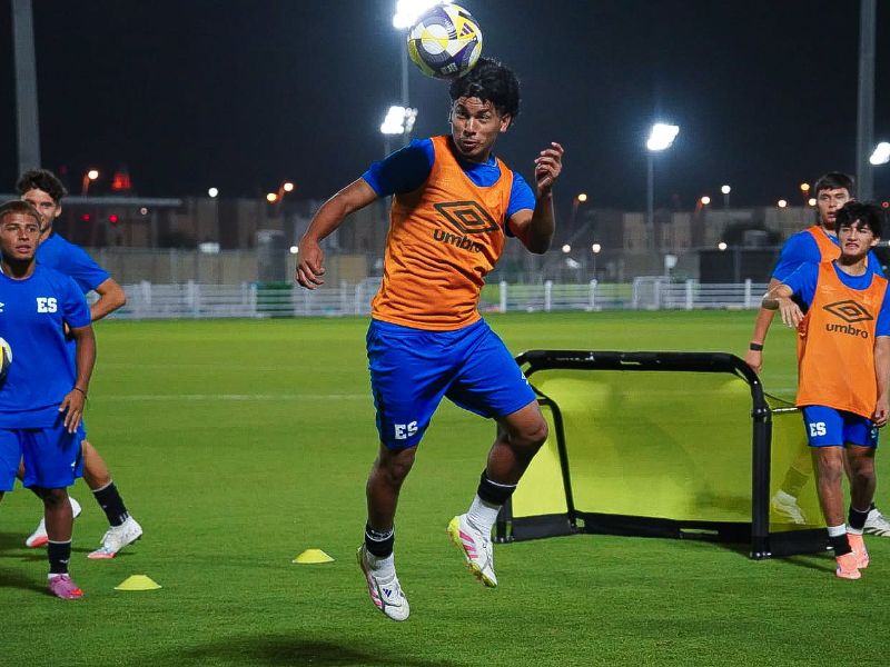 Entreno de la Sub 17 en Qatar. Foto: Cortesía Fesfut/LaSelecta
