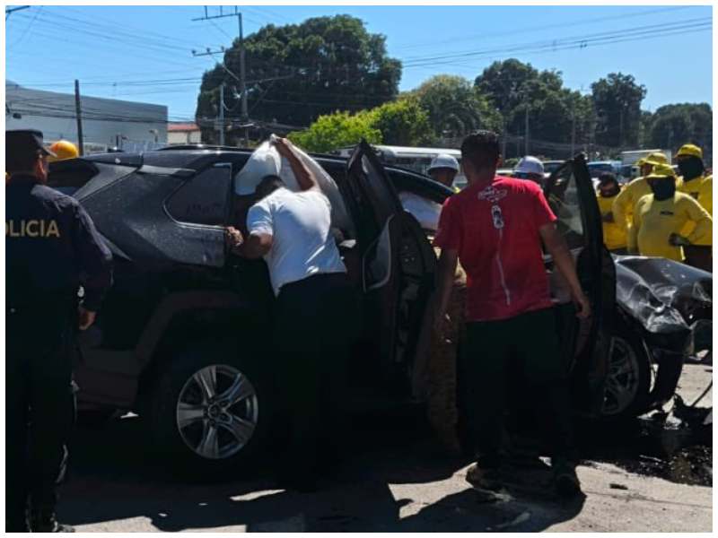 Escena del accidente en carretera a Colón. Foto / Cortesía PNC