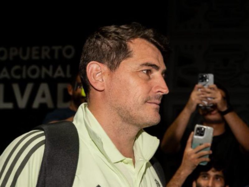 iker casillas el salvador 01