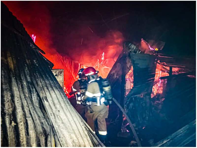 Una casa se incendio en San Rafael Obrajuelo. Foto / Cortesía Bomberos