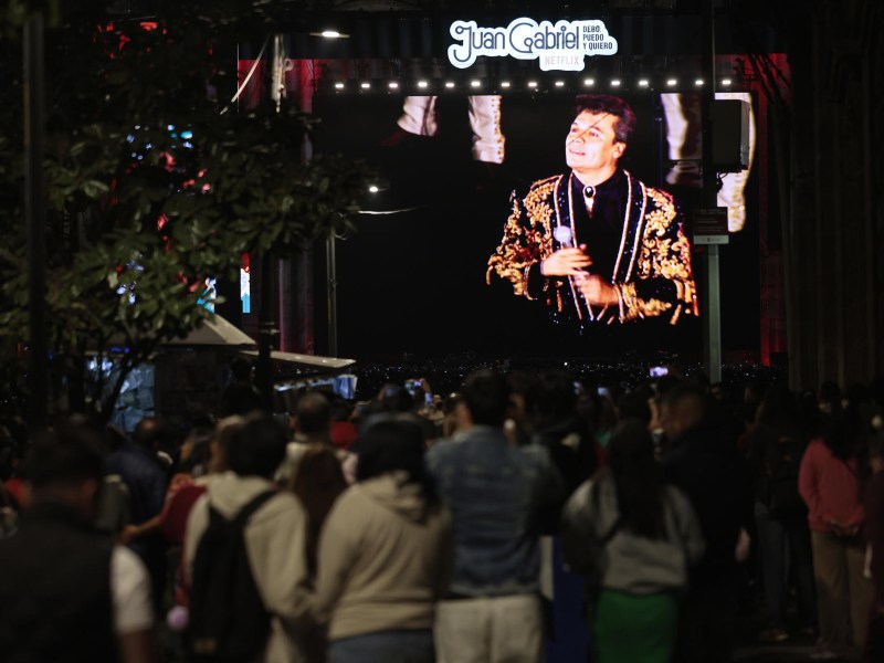 Homenaje a Juan Gabriel en el Zócalo de México
