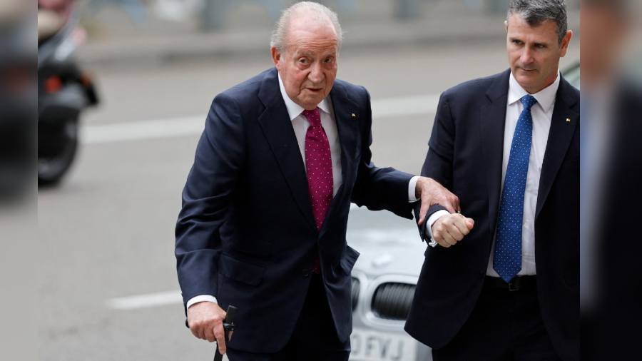 Con "Reconciliación", el rey emérito Juan Carlos I busca "acercarse" a los españoles. Foto: AFP