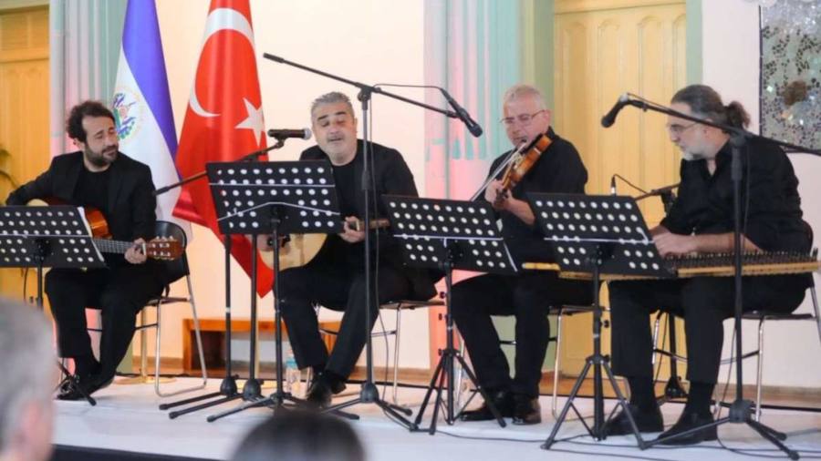 “Alla Turca Ornamenti” ofrece mágico recital en El Salvador. Foto: EDH
