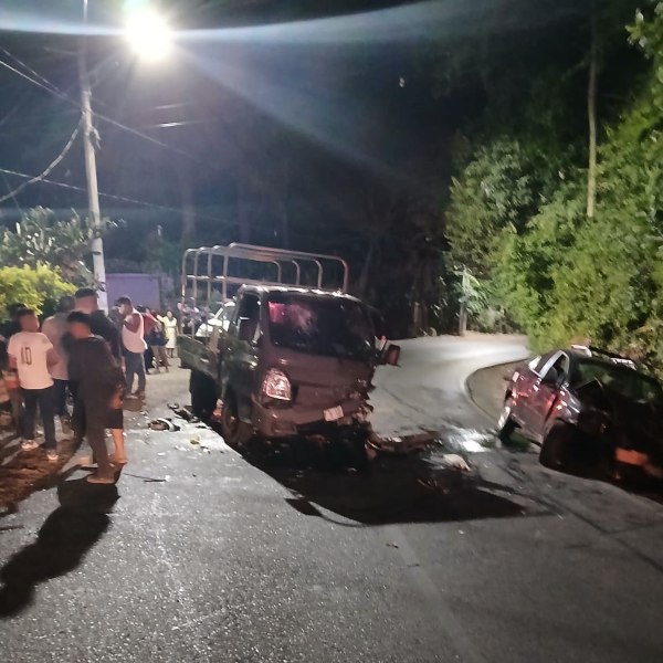 En el hecho estuvo involucrado un camión y un vehículo tipo sedán. Foto EDH/Cortesía