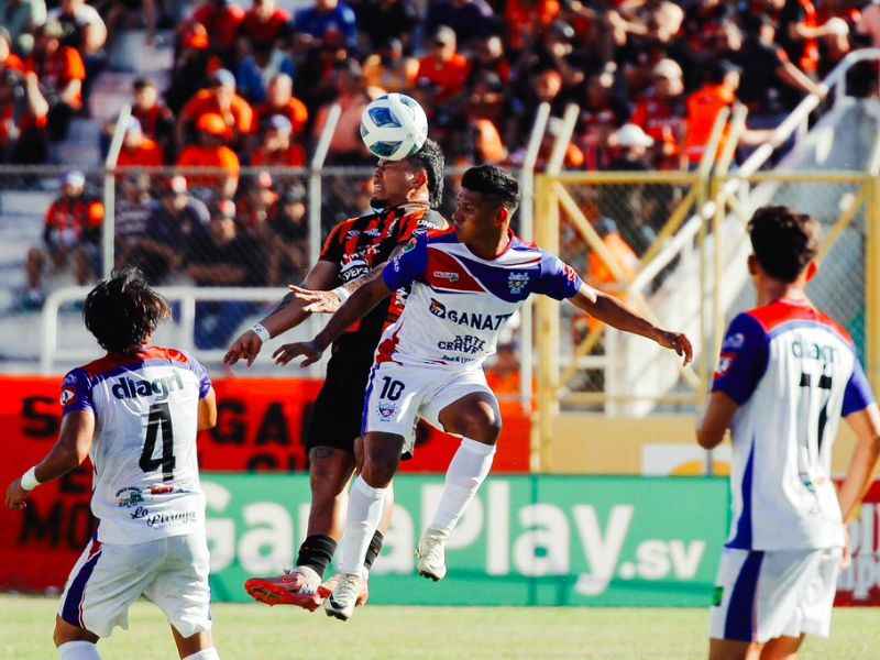 Juego de ida de semifinales entre Águila vs. Firpo, por el Apertura 2025. Foto: Cortesía CD Águila