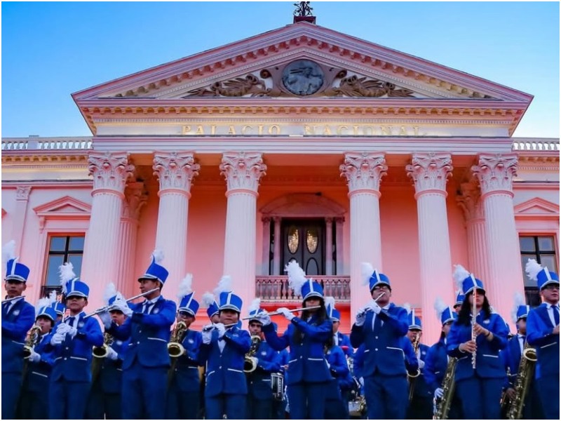 Banda El Salvador - Desfile de Año Nuevo