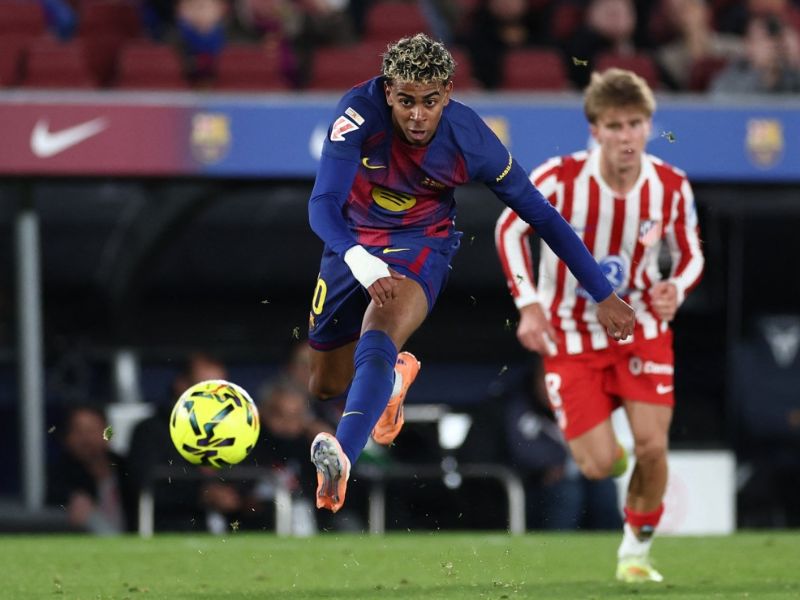Partido del Barcelona ante el Atlético de Madrid. En acción, Yamal. Foto: EDH AFP