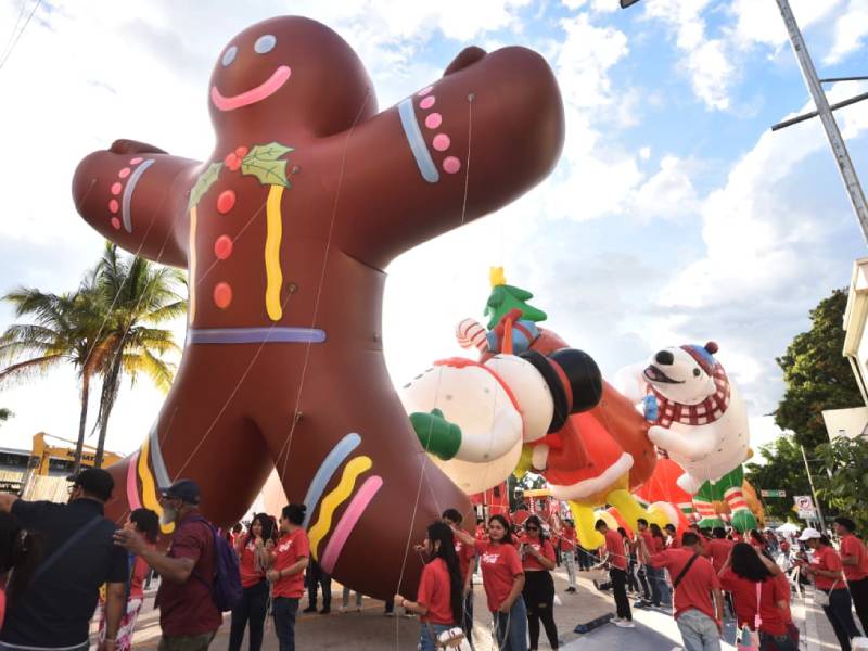 Desfile- Globos-Gigantes- Navidad-Centro Histórico