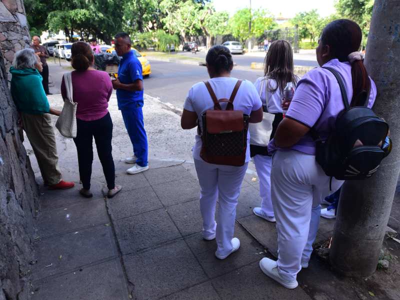 EDC despidos masivos de trabajadores hospital rosales 1