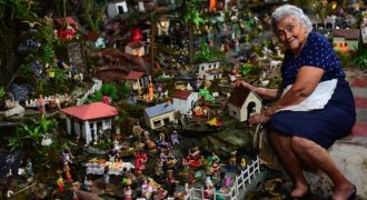 Nacimiento más grande de Nahuizalco colocado por Petrona Rosario Chávez de Martínez, conocida como niña Toñita con 93 años de edad