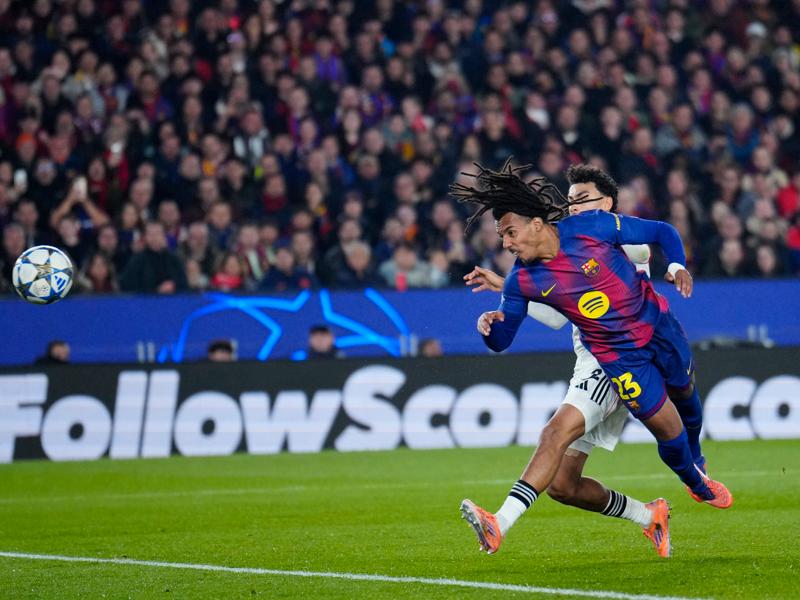 Jules Kounde FC Barcelona Champions League