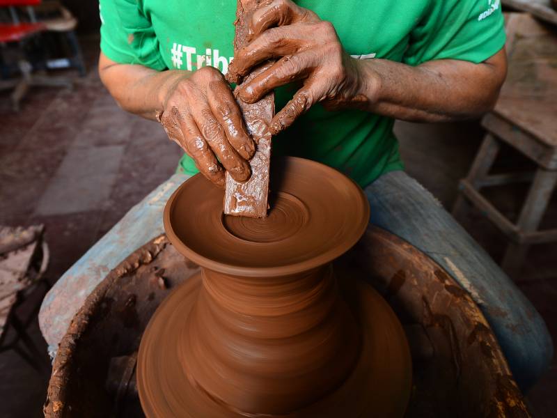 LM-Artesano Platos- Barro-Roberto- Alumnos- Enseñanza