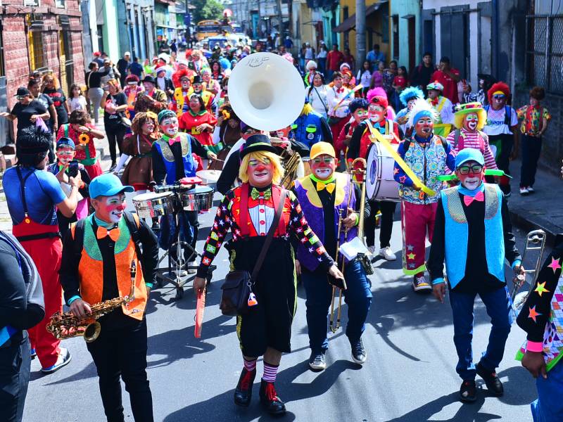 LM- Payaso- Día- Celebración- Desfile- Parque- San José- Infantil- Sonrisas- Festejo