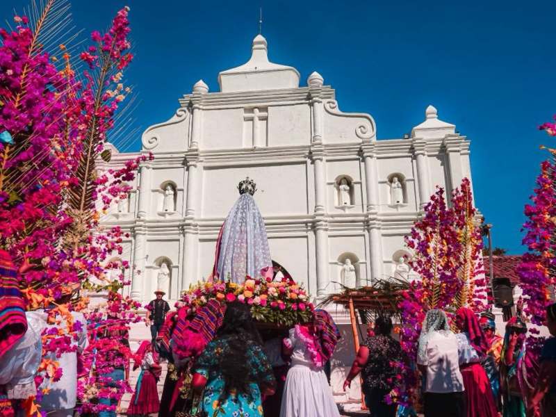 Panchimalco celebra reconocimiento mundial a su Cofradía de las Flores y Palmas por la Unesco