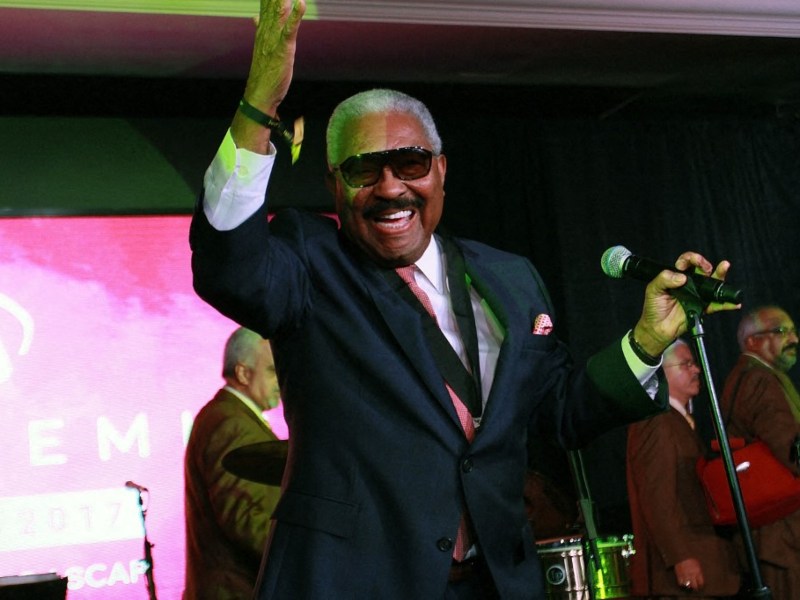 El reconocido músico puertorriqueño Rafael Ithier murió a los 99 años este sábado por complicaciones de salud, confirmaron artistas.