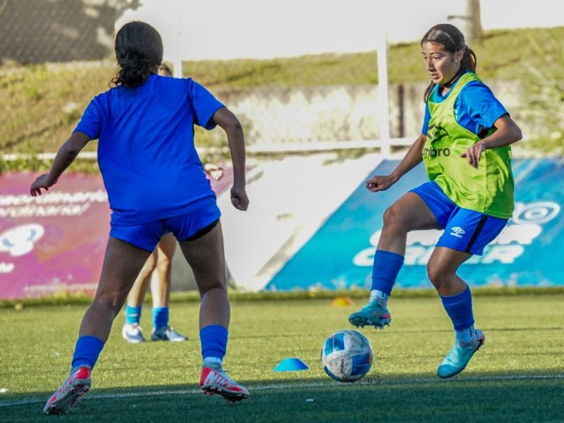 La Sub 17 Femenina, en un entrenamiento. Foto: Cortesía Fesfut/LaSelecta