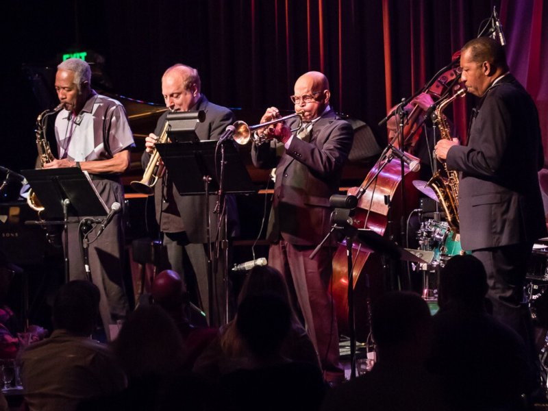 Artistas cancelan sus funciones en el Kennedy Center rebautizado en honor a Trump